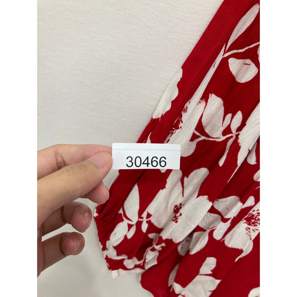 Liz Claiborne Red and White Floral V-Neck Blouse - Picture 8 of 8